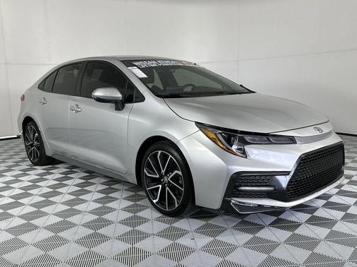 Classic Silver Metallic 2022 Toyota Corolla SE