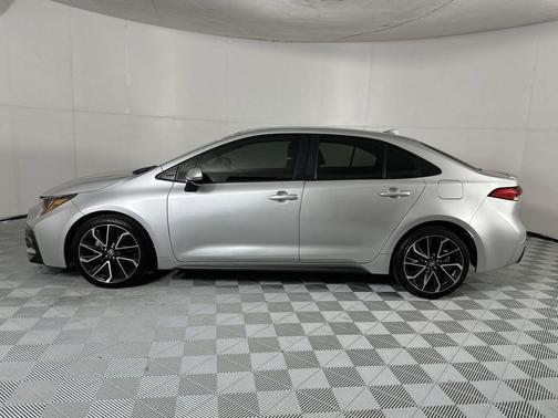 Classic Silver Metallic 2022 Toyota Corolla SE