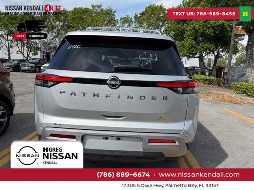 2023 Nissan Pathfinder SL FWD