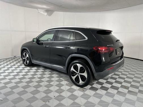 Night Black 2025 Mercedes-Benz GLA 250 4MATIC