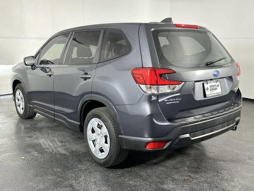 Magnetite Gray Metallic 2022 Subaru Forester Base