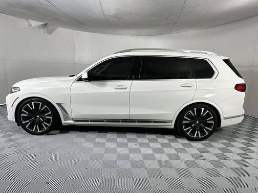 Alpine White 2021 BMW X7 xDrive40i