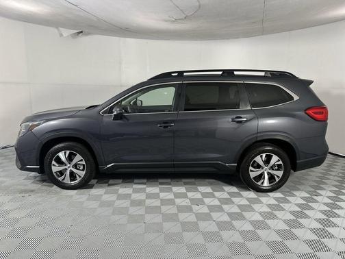 Magnetite Gray Metallic 2023 Subaru Ascent Premium 8-Passenger