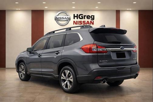 Magnetite Gray Metallic 2023 Subaru Ascent Premium 8-Passenger