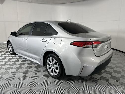 Classic Silver Metallic 2024 Toyota Corolla LE