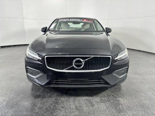 2020 Volvo S60 T6 Momentum
