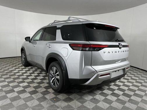 2025 Nissan Pathfinder SL 4WD