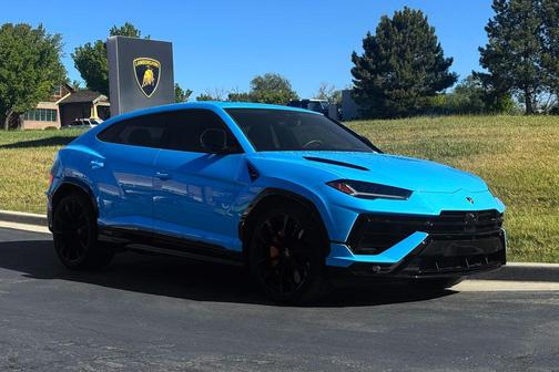 Blu Cepheus Metallic 2024 Lamborghini Urus S