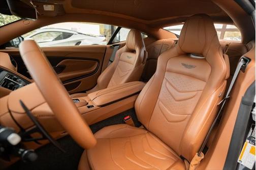2023 Aston Martin DBS Base