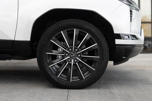 Eminent White Pearl 2024 Lexus GX 550 Luxury+