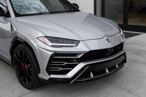 2019 Lamborghini Urus Base