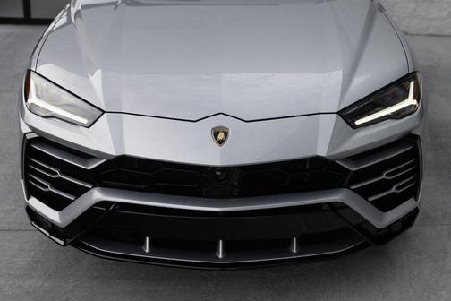 2019 Lamborghini Urus Base