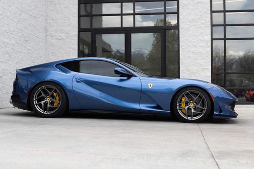 2018 Ferrari 812 Superfast Base