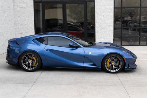 2018 Ferrari 812 Superfast Base