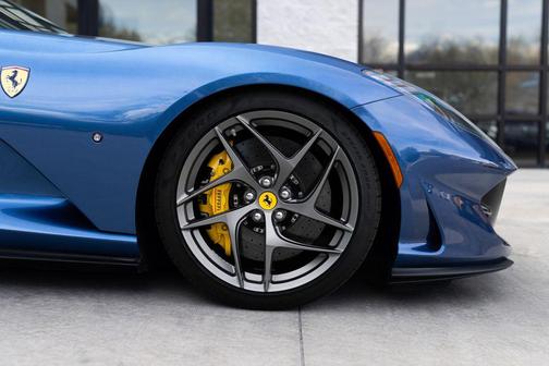 2018 Ferrari 812 Superfast Base