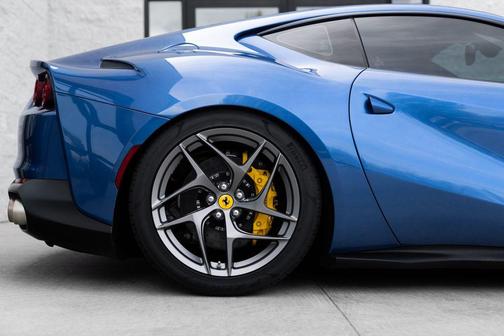 2018 Ferrari 812 Superfast Base