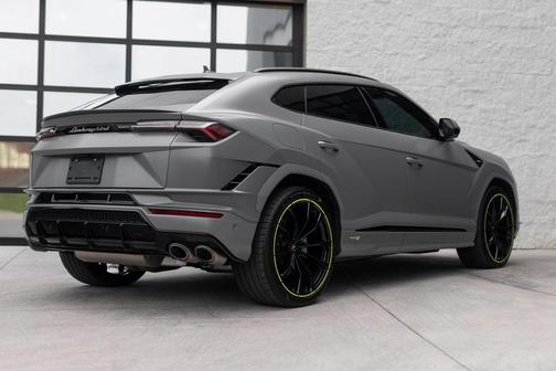 2024 Lamborghini Urus S