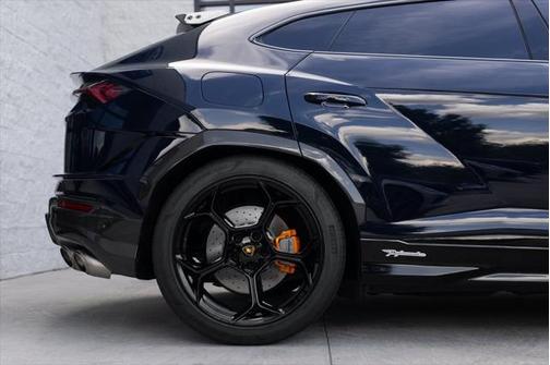 2024 Lamborghini Urus Performante