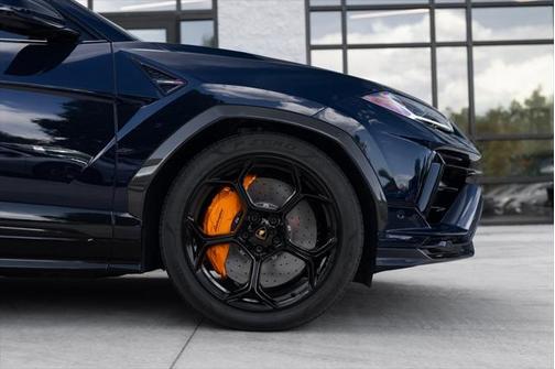 2024 Lamborghini Urus Performante