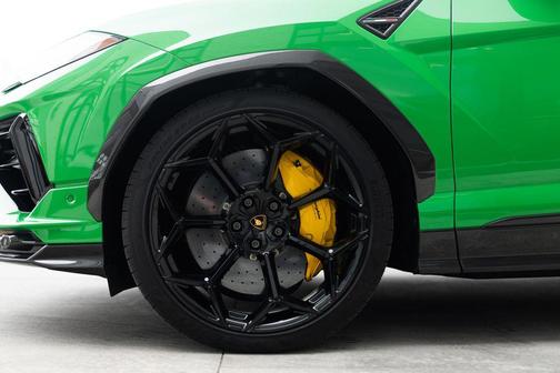 Verde Viper 2024 Lamborghini Urus Performante