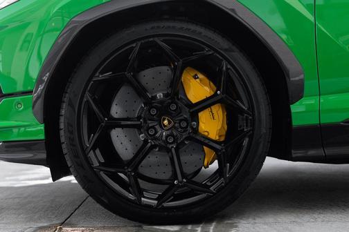 2024 Lamborghini Urus Performante