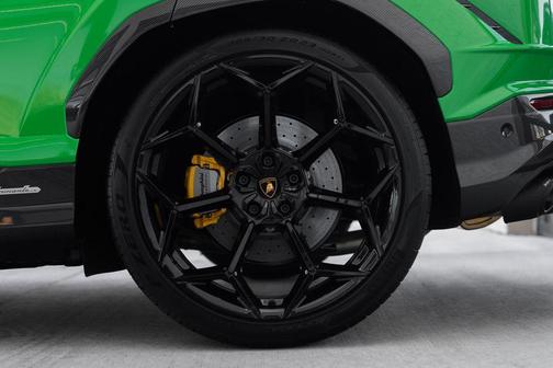 2024 Lamborghini Urus Performante