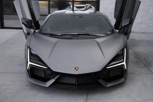 Grigio Titans Matt 2025 Lamborghini Revuelto