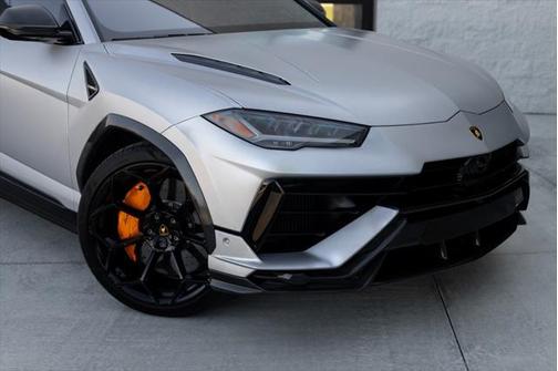 2023 Lamborghini Urus Performante