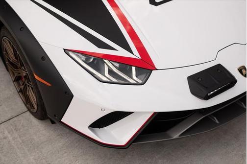 2024 Lamborghini Huracan Sterrato Base