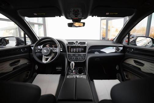 2024 Bentley Bentayga Azure