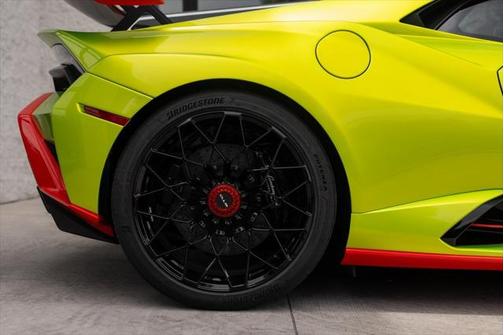 2024 Lamborghini Huracan STO Coupe