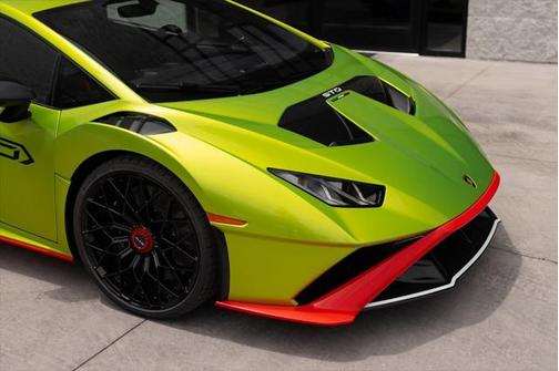 2024 Lamborghini Huracan STO Coupe