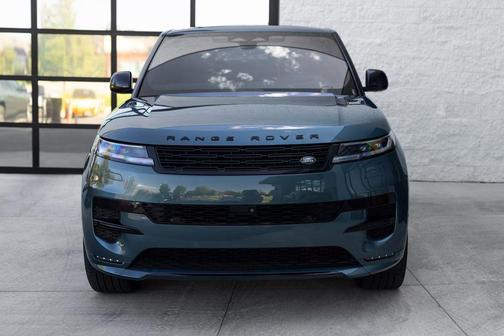 Giola Green Metallic 2023 Land Rover Range Rover Sport SE