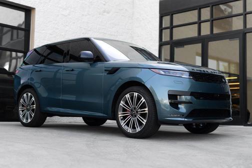 Giola Green Metallic 2023 Land Rover Range Rover Sport SE