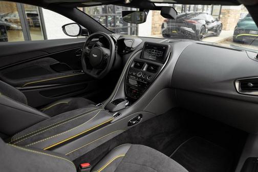 2022 Aston Martin DBS Superleggera Volante