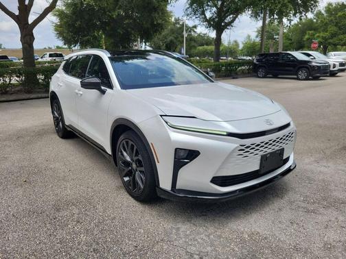 Oxygen White 2025 Toyota Crown Signia Limited