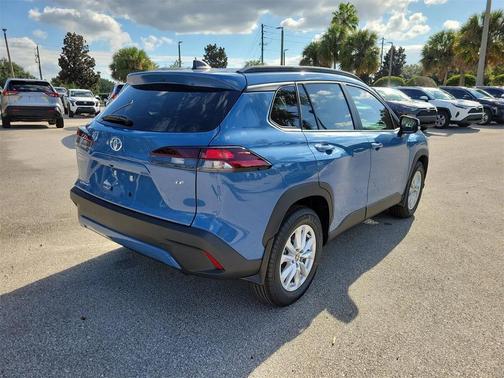 2026 Toyota Corolla Cross LE