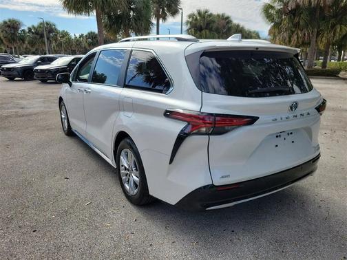 2024 Toyota Sienna Limited