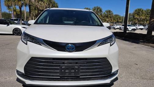 2024 Toyota Sienna Limited