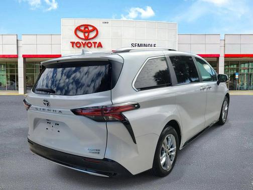 2024 Toyota Sienna Limited