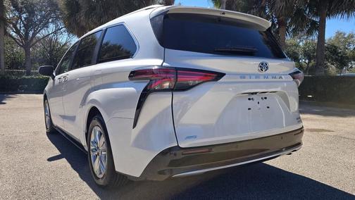 2024 Toyota Sienna Limited