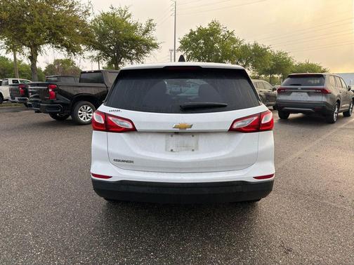 Summit White 2019 Chevrolet Equinox LS