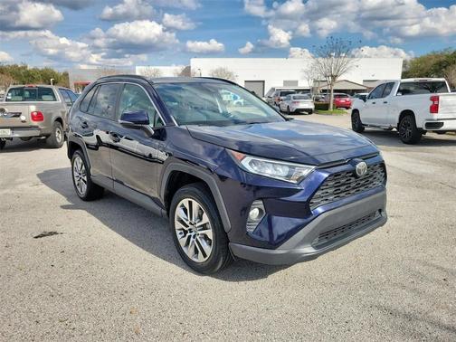 2019 Toyota RAV4 XLE Premium