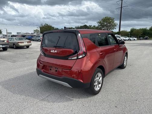 2024 Kia Soul LX