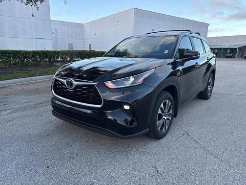 2024 Toyota Highlander XLE
