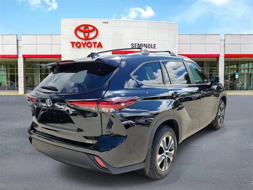 2024 Toyota Highlander XLE