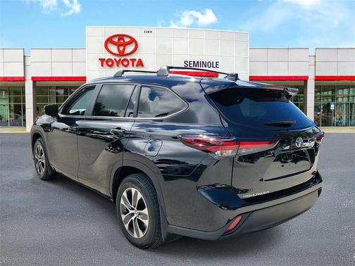 2024 Toyota Highlander XLE