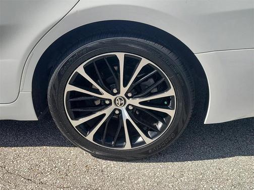 2020 Toyota Camry SE