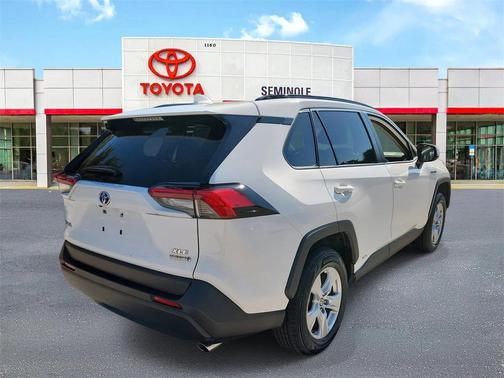 2021 Toyota RAV4 Hybrid XLE