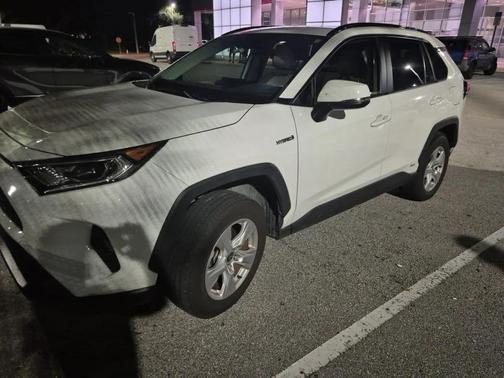 2021 Toyota RAV4 Hybrid XLE
